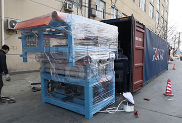 China LINYI GEELONG exported automatic roller type plywood edge cutting saw