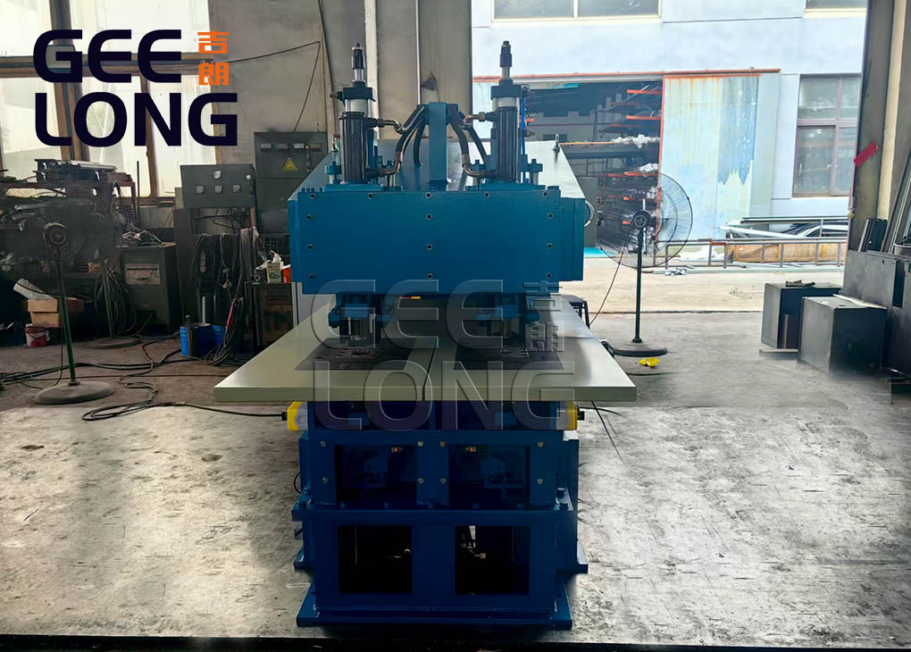 Two heads veneer patching machine