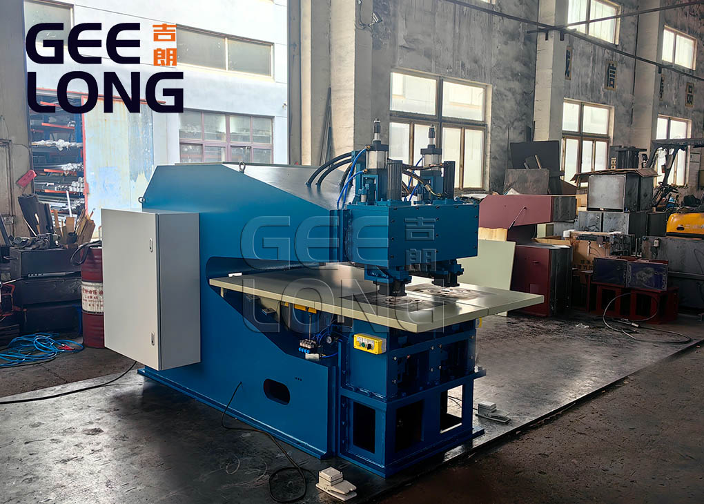 Two heads veneer patching machine
