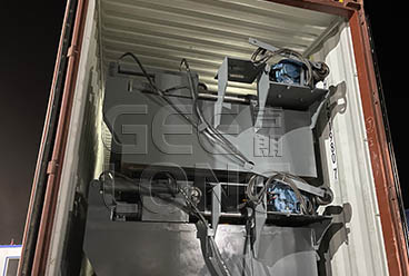 China GEELONG exported six sets of wood log debarker and 2 sets of 1.1m glue spreader machine