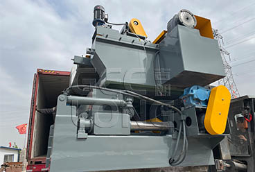 6sets of veneer peeling machine are exported to Vietnam